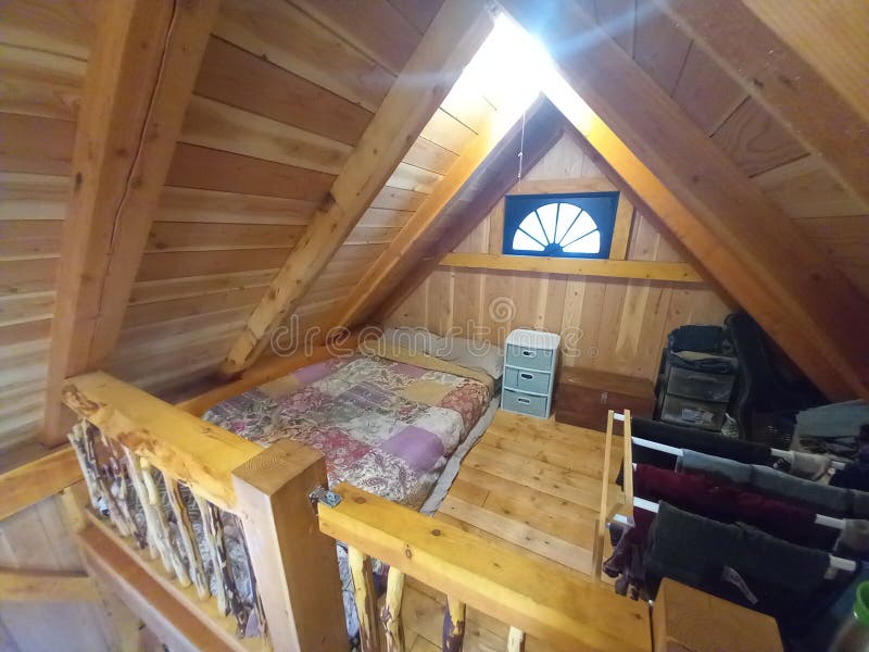 Featured image for Tiny Hotel Rooms: The Squeeze of Cramped Quarters During Your Stay