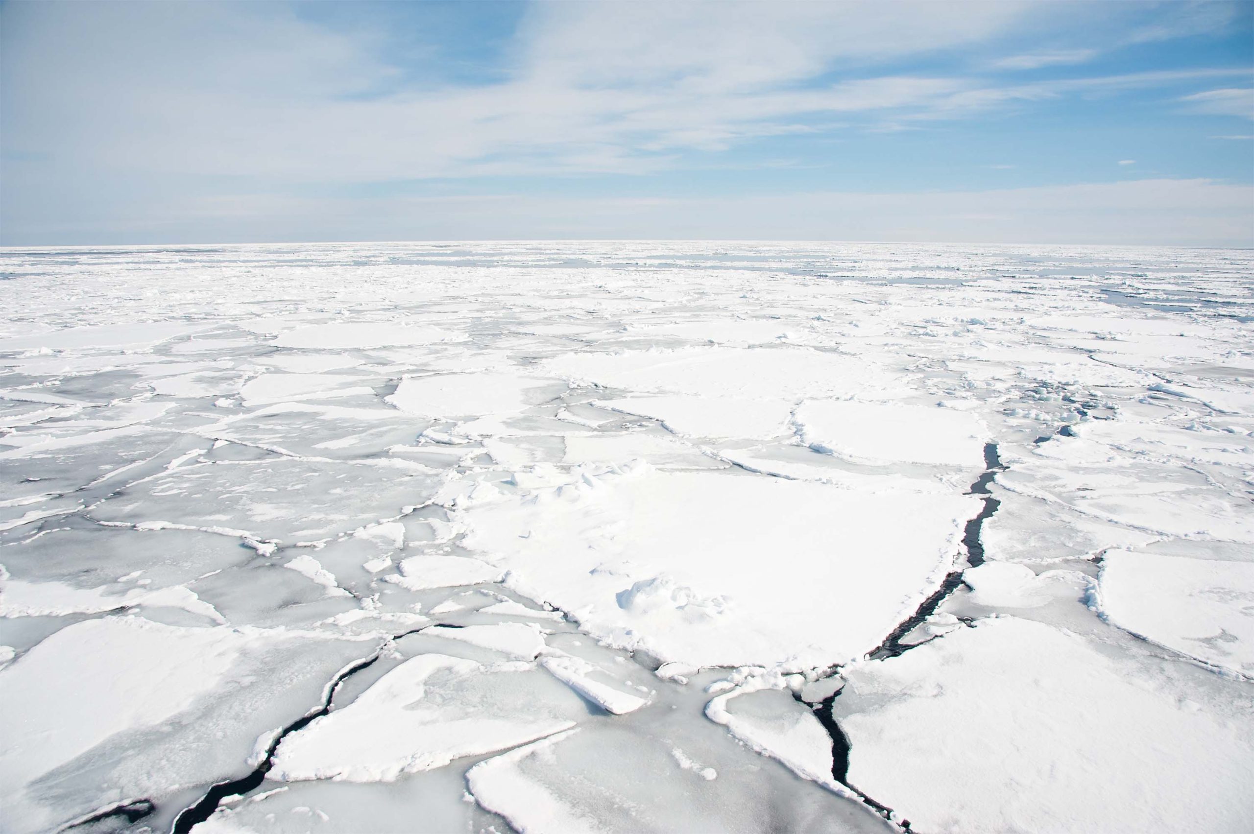 Featured image for The Challenge of Meeting People During Solo Travel: Breaking the Ice